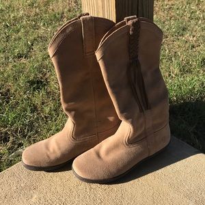 Ariat moccasins boots